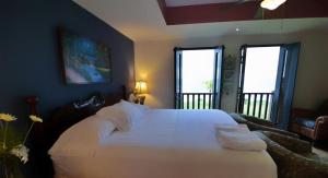 Postel nebo postele na pokoji v ubytování Suite San Juan 125 Gran Pacifica Resort