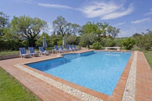 Bazén v ubytovaní Villa Arbora in Kavran (Haus für 10 Personen) alebo v jeho blízkosti
