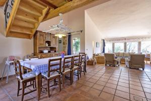 Posedenie v ubytovaní Villa Arbora in Kavran (Haus für 10 Personen)