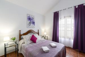 Łóżko lub łóżka w pokoju w obiekcie Villa Nikki by Villa Plus