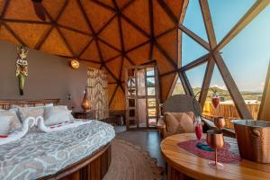 Posezení v ubytování La Colina Glamping