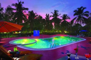 Bazén v ubytování Eco Garden Resort & Heritage Cheruthuruthy Thrissur nebo v jeho okolí