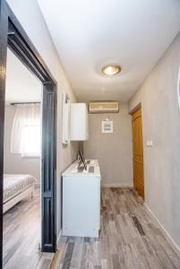 Posteľ alebo postele v izbe v ubytovaní Apartments and rooms with parking space Biograd na Moru, Biograd - 6219