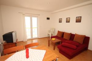TV a/nebo společenská místnost v ubytování Apartments by the sea Preko, Ugljan - 8384