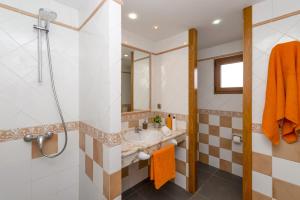 A bathroom at Villa Silvia II by Villa Plus Még 12 kép