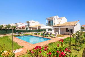 The swimming pool at or close to Villa Vientosol by Villa Plus