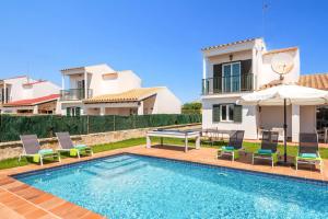 The swimming pool at or close to Villa Vientosol by Villa Plus