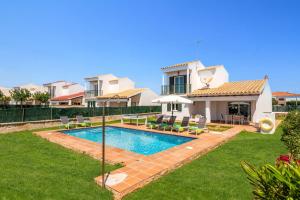 The swimming pool at or close to Villa Vientosol by Villa Plus