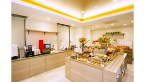 Η κουζίνα ή μικρή κουζίνα στο Kuretake Inn Premium Shizuoka Annex