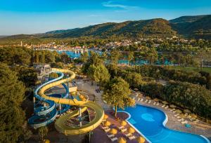 Bazén v ubytování Valamar Amicor Resort nebo v jeho okolí