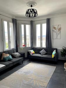 Posedenie v ubytovaní Le triomphe logement central, 8 pax 3 chambres