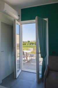 A balcony or terrace at Lough appartamento