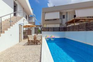 Bazén v ubytovaní Achilleas Luxury Suite with pool alebo v jeho blízkosti