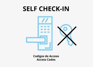 un cartel que dice autocrítico con mando a distancia en Marisol - Self Check-In Guesthouse - Adults only, en San Sebastián