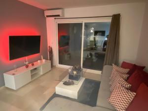 Zdjęcie z galerii obiektu Villa Playa San Juan Alicante w mieście Santa Faz