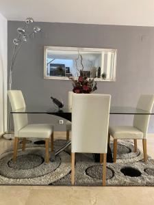 Zdjęcie z galerii obiektu Villa Playa San Juan Alicante w mieście Santa Faz