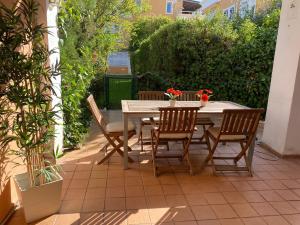 Zdjęcie z galerii obiektu Villa Playa San Juan Alicante w mieście Santa Faz