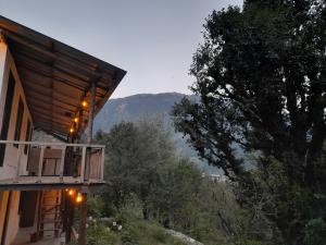 Splošen pogled na gorovje oz. razgled na gore, ki ga ponuja hostel