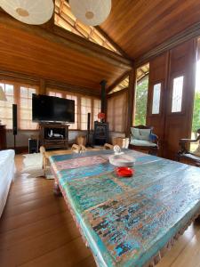 Μια τηλεόραση ή/και κέντρο ψυχαγωγίας στο Casa Pozy - Paraiso Particular