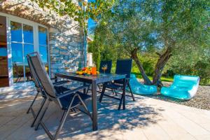 Fotografie z fotogalerie ubytování Beautiful stone house in Porec v destinaci Kukci