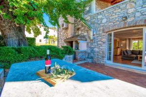 Fotografie z fotogalerie ubytování Beautiful stone house in Porec v destinaci Kukci