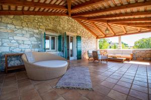 Fotografie z fotogalerie ubytování Beautiful stone house in Porec v destinaci Kukci