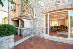 Fotografie z fotogalerie ubytování Beautiful stone house in Porec v destinaci Kukci
