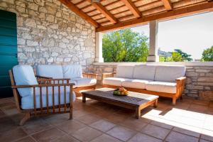 Fotografie z fotogalerie ubytování Beautiful stone house in Porec v destinaci Kukci