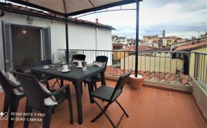 Fotografie z fotogalerie ubytování ATTICO RUCELLAI CON TERRAZZA SUPER VISTA ve Florencii