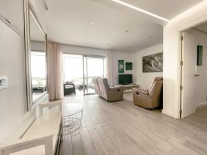 Posedenie v ubytovaní 3-Bed Flat, Ocean Garden, Heated Pool, Parking, PP207 + 32 fotografií