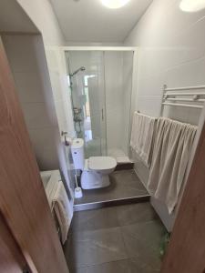 Ένα μπάνιο στο Studio Front