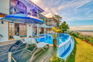Bazén v ubytovaní El Castillo Luxury Boutique Hotel- alebo v jeho blízkosti