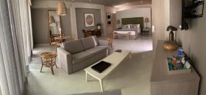 TV a/nebo společenská místnost v ubytování Madisson Boutique Hotel Cartagena