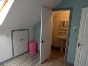 Koupelna v ubytování Foreen Lodge, Achill Island + 21 fotografií