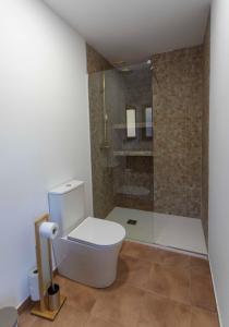 A bathroom at PLA DE LA CASA