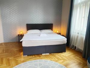 Postel nebo postele na pokoji v ubytování Stunning new 2 bedrooms apartment in Prague centre