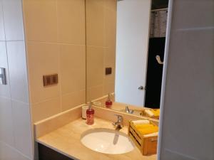 Bany a frente al Mall Trebol fácil acceso al centro