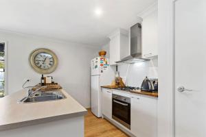 Fotografie z fotogalerie ubytování The Summer House ~ 2 blocks to Beach v destinaci Apollo Bay