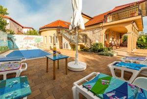 Fotografia z galérie ubytovania Seaside family friendly house with a swimming pool Ugljan - 20109 v destinácii Ugljan + 17 fotografií