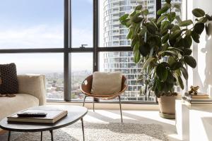 Posezení v ubytování Luxuria Apartments - Fulton Lane