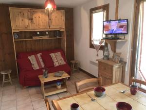 Zona d'estar a Appartement Notre-Dame-de-Bellecombe, 1 pièce, 4 personnes - FR-1-595-60