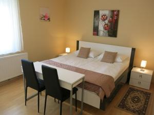 Postel nebo postele na pokoji v ubytování Guest House Golja