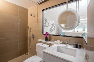 Koupelna v ubytování Pearl Hotel Phuket