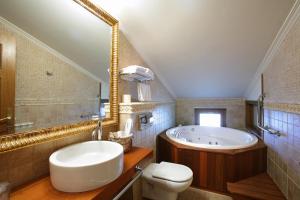 Koupelna v ubytování Hotel El Juglar