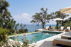 Bazén v ubytování Nisos Villas Corfu nebo v jeho okolí