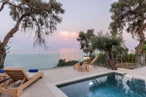 Bazén v ubytování Nisos Villas Corfu nebo v jeho okolí
