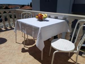 Balkon lub taras w obiekcie Apartment in Novalja with sea view, terrace, WiFi 3572-2