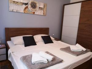 Posteľ alebo postele v izbe v ubytovaní Apartment in Razanj with terrace, air conditioning, WiFi, washing machine 3567-1