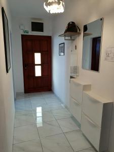 Fotografia z galérie ubytovania Apartment in Razanj with terrace, air conditioning, WiFi, washing machine 3567-1 v Ražanji