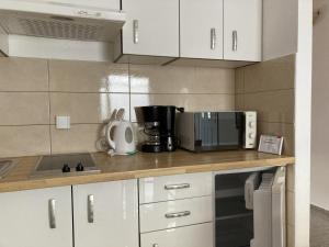 Kuchyň nebo kuchyňský kout v ubytování Apartment in Povlja with terrace, air conditioning, WiFi, washing machine 3419-3